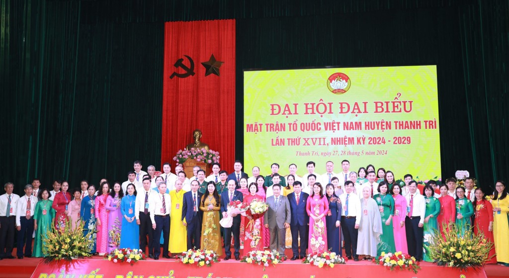 Bà Trần Thị Vân được bầu làm Chủ tịch Uỷ ban MTTQ huyện Thanh Trì