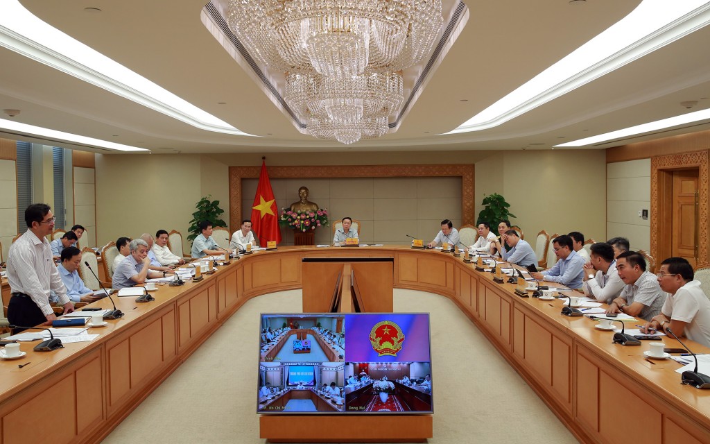 Phó Thủ tướng Trần Hồng Hà giao Bộ KH&ĐT phối với với các bộ, ngành, huy động một số chuyên gia hỗ trợ Bộ GTVT, Cục Hàng không Việt Nam xây dựng gói thầu, tổ chức đấu thầu các gói thầu của dự án thành phần 4 - Ảnh: VGP/Minh Khôi