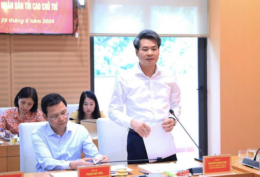 Trưởng ban Nội chính Thành ủy Hà Nội Nguyễn Quang Đức phát biểu tại hội nghị. Ảnh: Quang Thái