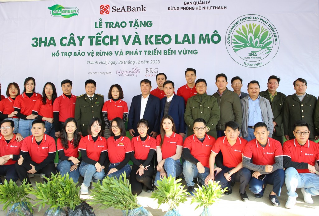 Tháng 12/2023, SeABank trao tặng 3ha cây tếch và keo lai mô nhằm hỗ trợ bảo vệ rừng và phát triển bền vững tại tỉnh Thanh Hóa