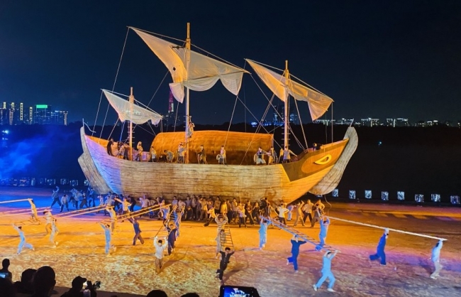 Hơn 1.000 nghệ sĩ tham gia show diễn “Chuyến tàu huyền thoại”