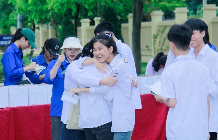 Gần 16.000 "sĩ tử" Quảng Ninh bước vào kỳ thi tuyển sinh lớp 10
