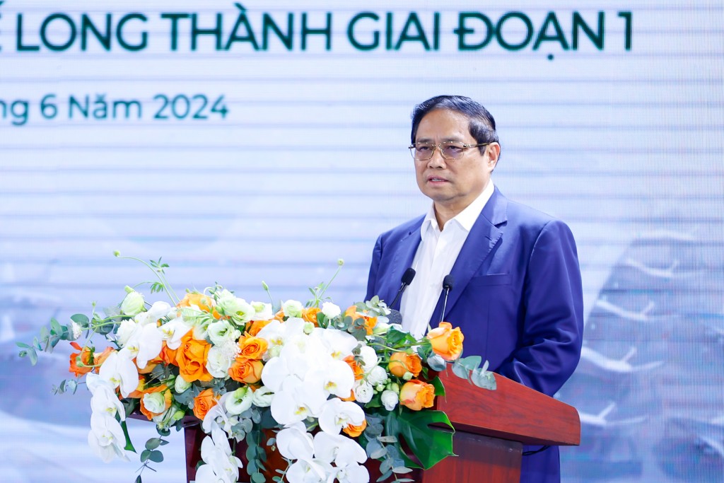 Thủ tướng Phạm Minh Chính đánh giá, việc cung cấp khoản tín dụng 1,8 tỷ USD thể hiện một bước phát triển bứt phá của các ngân hàng thương mại trong nước về thu xếp vốn ngoại tệ cho khách hàng - Ảnh: VGP/Nhật Bắc