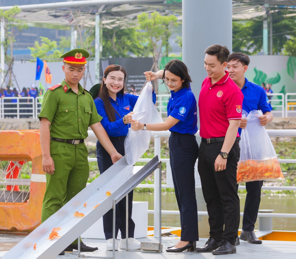 Bí thư Trung ương Đoàn Nguyễn Phạm Duy Trang