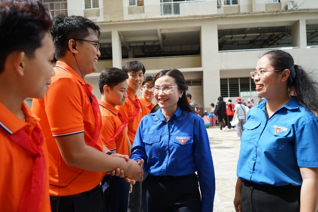 Ngay sau lễ phát động, Bí thư Trung ương Đoàn Nguyễn Phạm Duy Trang cùng các đại biểu, các chiến sĩ tình nguyện bắt đầu