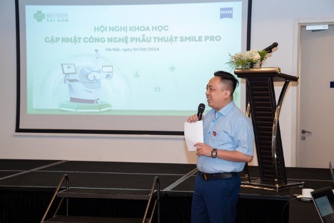 Bác sĩ CKII Hoàng Trung Kiên - Giám đốc khu vực của Tập đoàn Y khoa Sài Gòn chia sẻ tại hội thảo