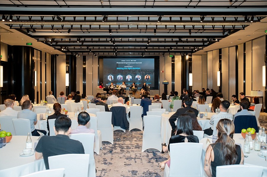Gần 100 lãnh đạo doanh nghiệp và chuyên gia đầu ngành cùng thảo luận về giải pháp nâng cao sức khỏe tài chính cho người Việt tại hội nghị