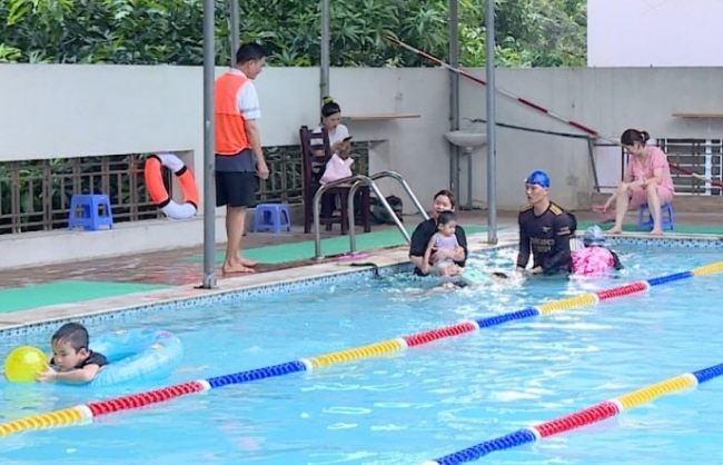 Mở lớp học bơi miễn phí cho người dân TP Hồ Chí Minh