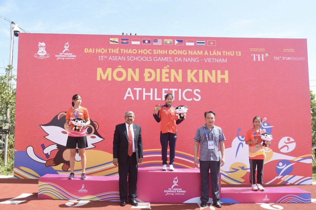5 tấm huy chương vàng đầu tiên thuộc về vận động viên Hoàng Thị Ngọc Anh ở nội dung thi chạy 3.000m nữ