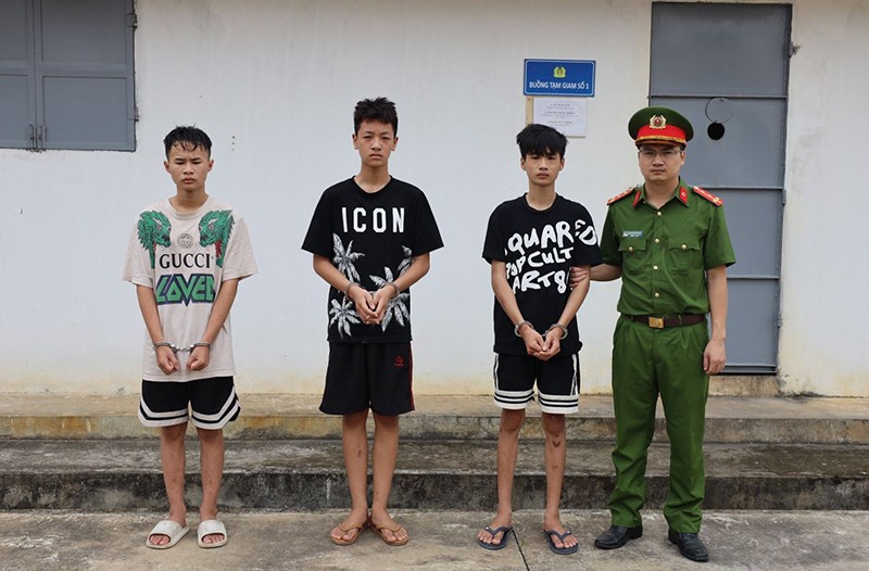 Các đối tượng trong nhóm cướp “nhí” bị cảnh sát bắt giữ