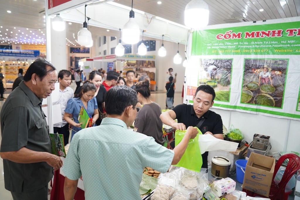 Đà Nẵng: Hơn 200 gian hàng tham gia hội chợ hàng Việt 2024