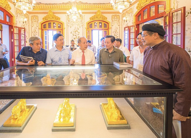 Thừa Thiên Huế: Chiêm ngưỡng biểu tượng rồng qua triển lãm gốm Trần Độ