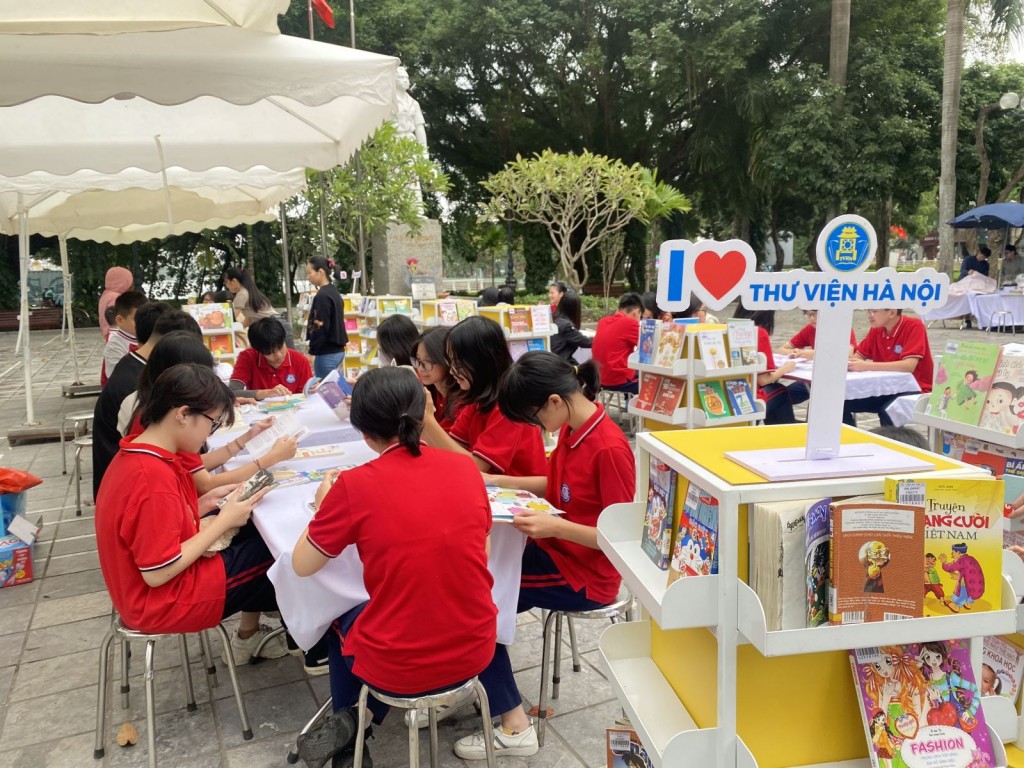 Các hoạt động thư viện Hà Nội mang sách đến gần với người dân hơn, góp phần nâng cao văn hóa đọc cho người Hà Nội