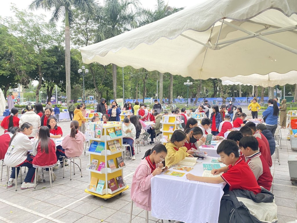 Hà Nội tổ chức hoạt động thư viện lưu động năm 2024