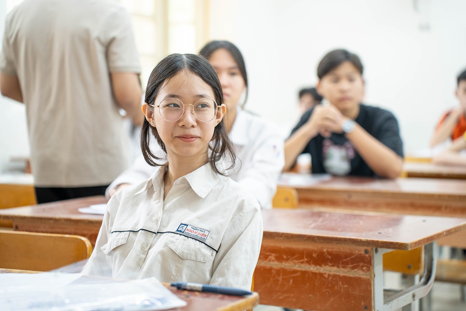 Trường hợp thí sinh trong phòng thi yêu cầu sửa chữa các sai sót một số nội dung, cán bộ coi thi sẽ hướng dẫn học sinh kê khai, đề nghị chỉnh sửa sai sót, sau đó cán bộ coi thi kiểm tra các nội dung sai sót, tập hợp lại và nộp cho trưởng điểm thi.