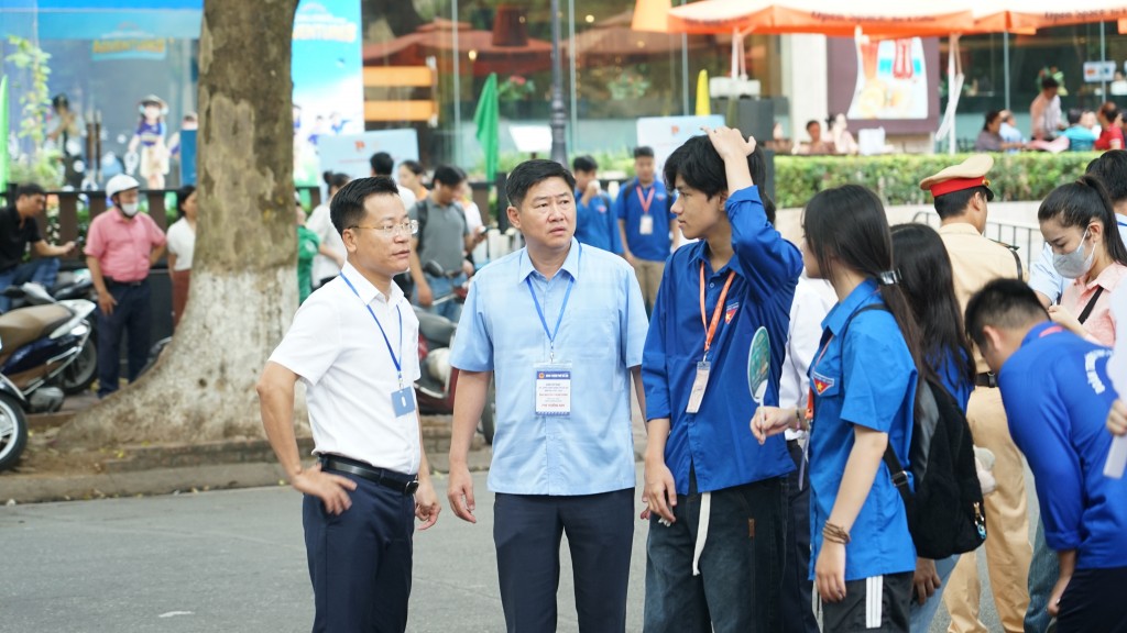 Chu đáo, tỉ mỉ Chu đáo, tỉ mỉ