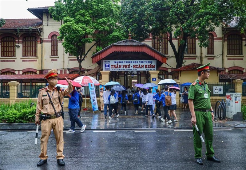 Giao thông an toàn, thông suốt trong ngày đầu thi vào lớp 10