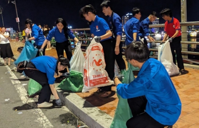 Đà Nẵng: Làm sạch thành phố sau đêm khai mạc DIFF 2024