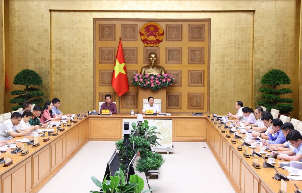 Phó Thủ tướng Trần Hồng Hà chủ trì cuộc họp - Ảnh: VGP/Thu Cúc