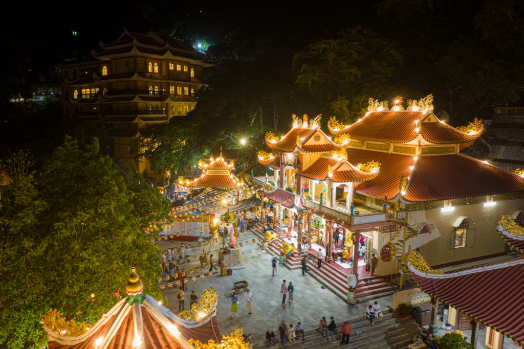 Núi Bà Đen đón kỷ lục 100.000 lượt khách về dự Lễ vía Bà Linh Sơn Thánh Mẫu