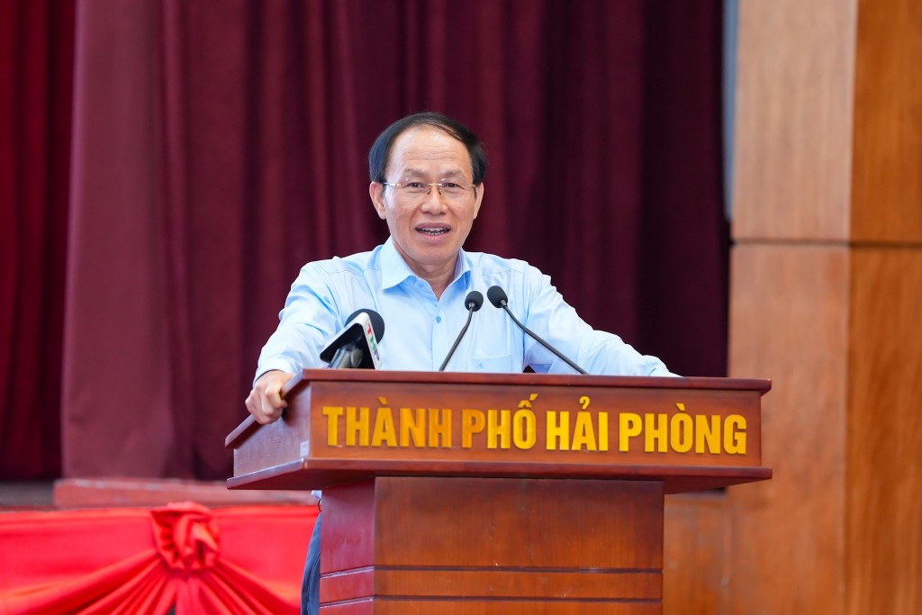Đồng chí Lê Tiến Châu, Uỷ viên Trung ương Đảng, Bí thư Thành uỷ Hải Phòng phát biểu tại buổi gặp mặt các cơ quan báo chí