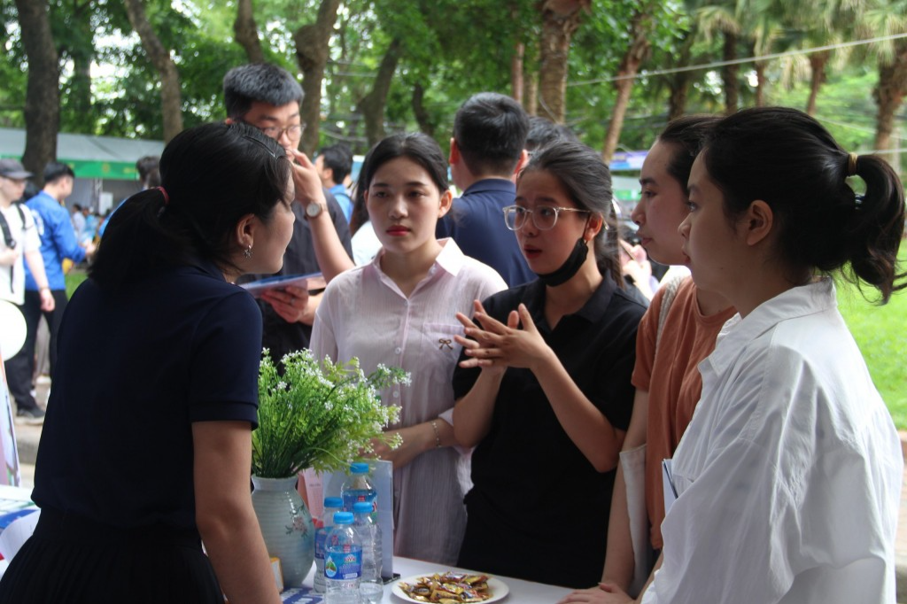 Tạo cầu nối cho sinh viên với gần 6.000 cơ hội việc làm