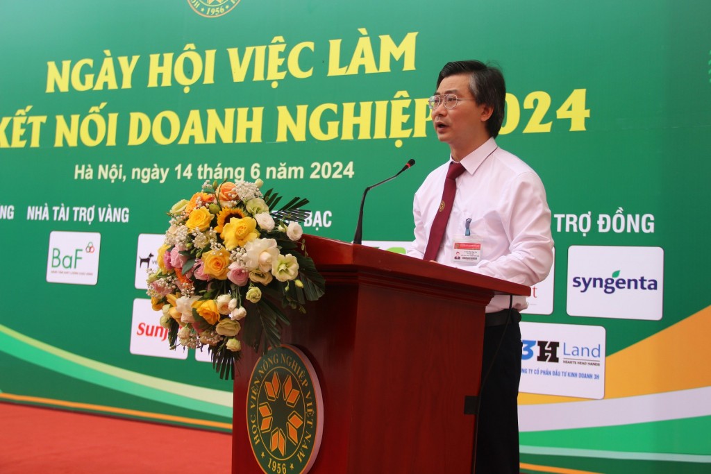 Phó Giám đốc Học viện Nông nghiệp Việt Nam - TS. Nguyễn Công Tiệp chia sẻ tại Ngày hội việc làm và kết nối doanh nghiệp