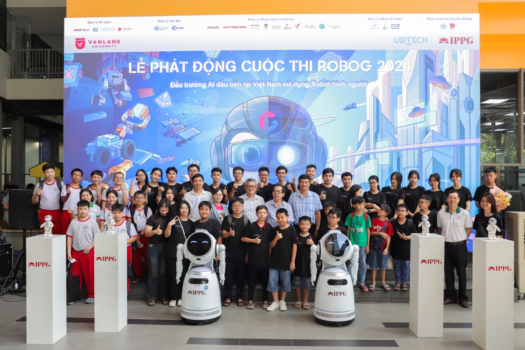 TP HCM: Cuộc thi AI đầu tiên sử dụng robot hình người thi đấu