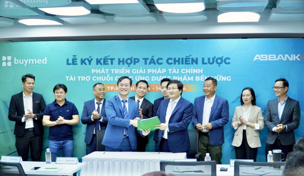 Ngân hàng TMCP An Bình (ABBANK) và Công ty TNHH Buymed vừa tổ chức thành công Lễ ký kết Hợp tác chiến lược Phát triển giải pháp tài chính tài trợ chuỗi cung ứng Dược phẩm bền vững