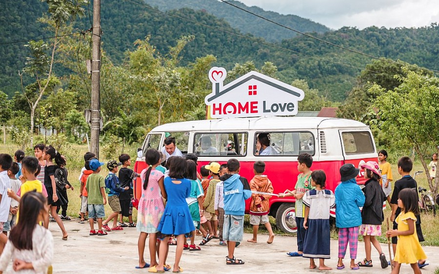 Trung thu năm 2022, chuyến xe Home Love đã đến với các em nhỏ tại xã Đông Sơn, huyện A Lưới, tỉnh Thừa Thiên Huế
