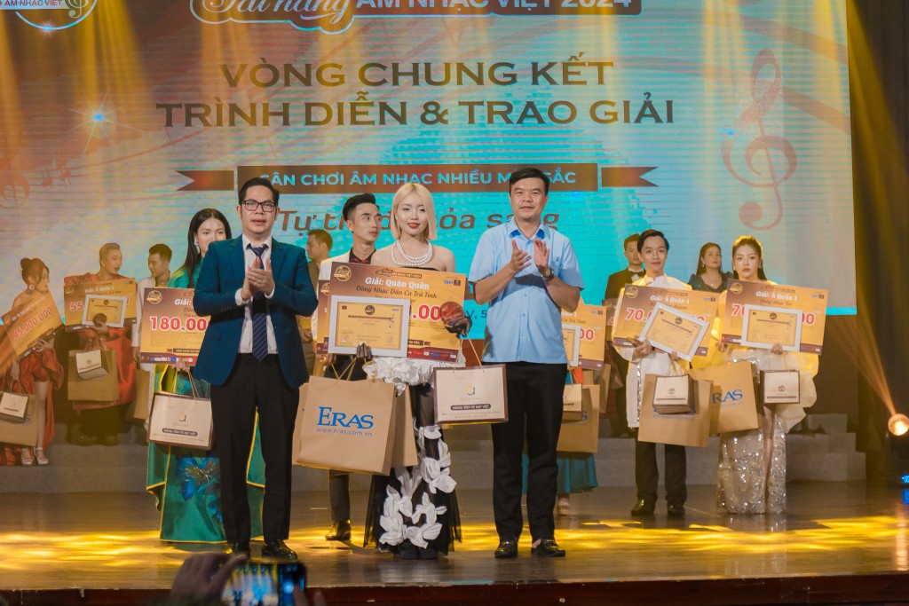 Nguyễn Thị Thảo đạt ngôi Quán quân dòng nhạc trẻ