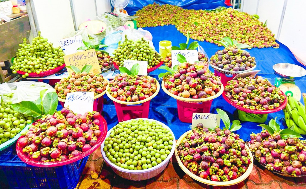 Nhiều loại trái cây truyền thống tại Lễ hội