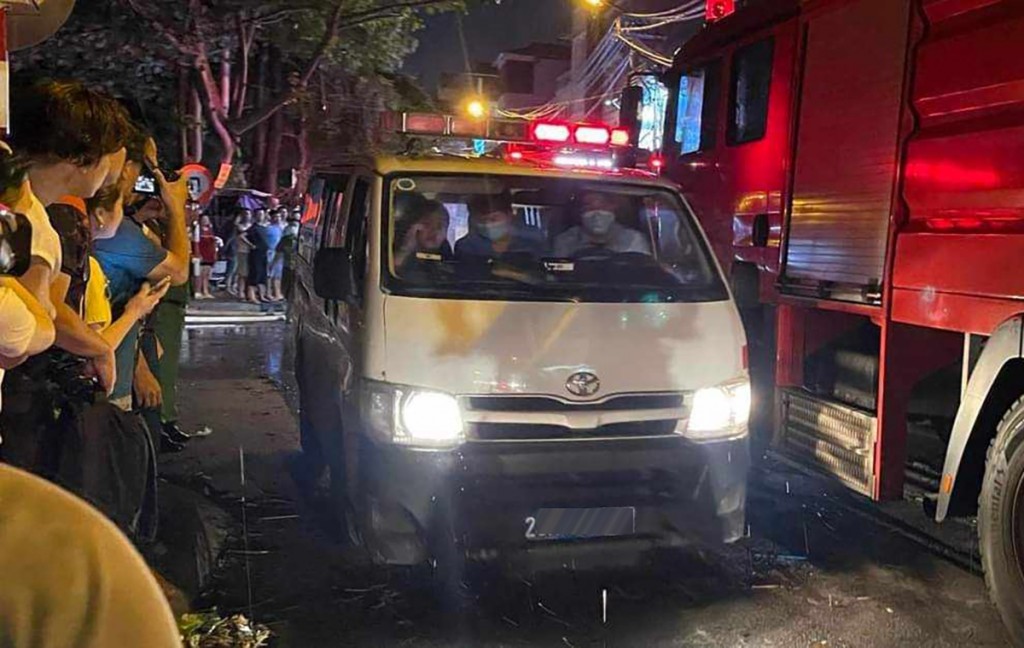 Hiện trường vụ cháyxảy ra trên phố Định Công Hạ