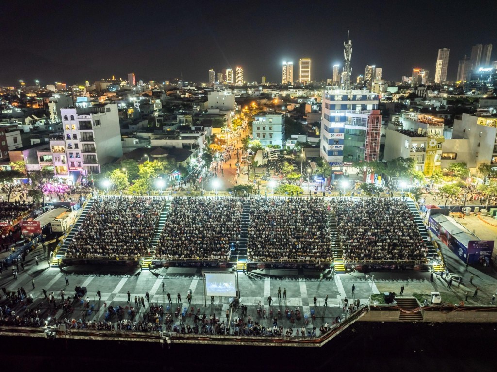 Màn đối đầu kịch tính của Mỹ và Ý trong Lễ hội pháo hoa quốc tế Đà Nẵng 2024