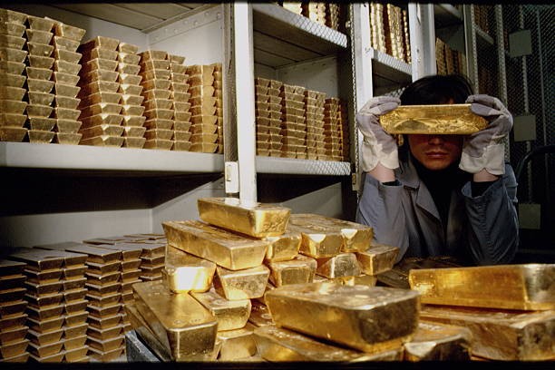 Gần 30% các ngân hàng trung ương có kế hoạch tăng lượng vàng dự trữ trong năm tới