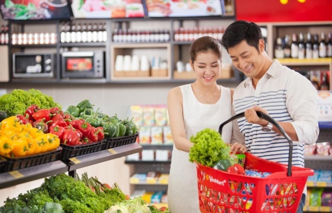 98% người mua sắm ở các tiệm tạp hóa đang điều chỉnh thói quen tiêu dùng