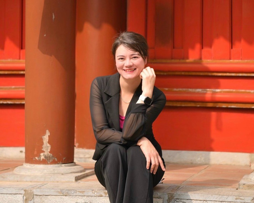 Nhà báo Lê Dung