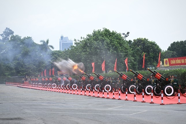 Đây là nghi thức chào đón trang trọng nhất dành cho lãnh đạo nước ngoài trong nghi lễ đối ngoại của Việt Nam.