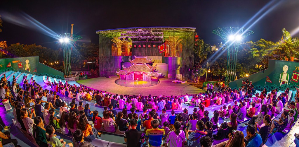 Vì sao du khách thích show Rối Việt tại Da Nang Downtown?