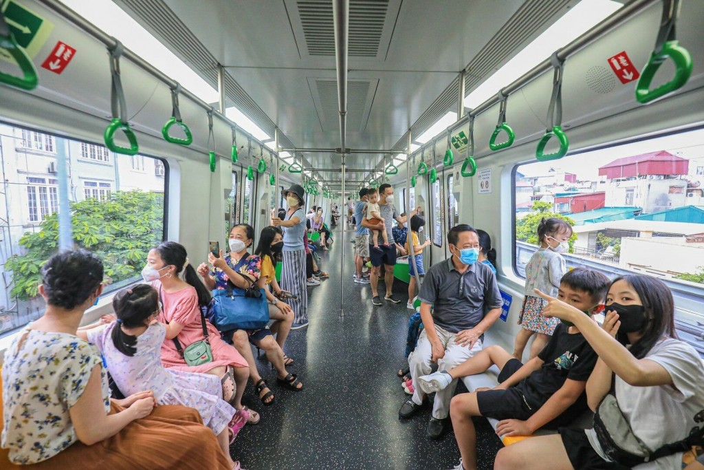 Động lực để Hà Nội “xanh hóa” hệ thống giao thông công cộng