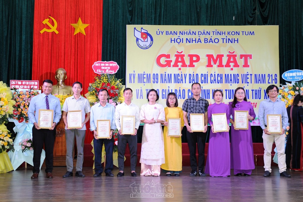 Báo Tuổi trẻ Thủ đô đạt 2 giải Báo chí tỉnh Kon Tum