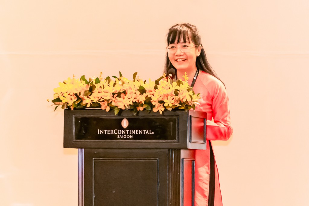 Giáo sư Nguyễn Thu Anh, Giám đốc điều hành và Giám đốc Nghiên cứu Viện Đại học Sydney Việt Nam (2)