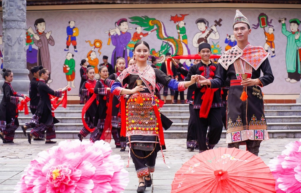 “Xuyên Việt” khám phá tinh hoa lễ hội ba miền tại VinWonders Nam Hội An