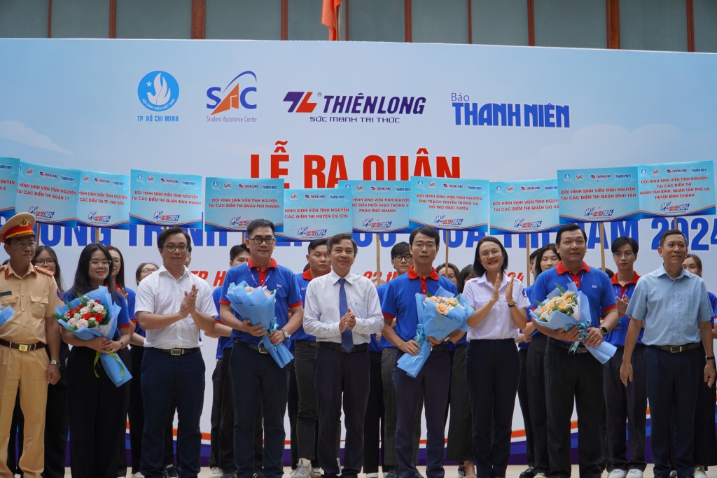Gần 40.000 sinh viên TP Hồ Chí Minh ra quân tiếp sức mùa thi
