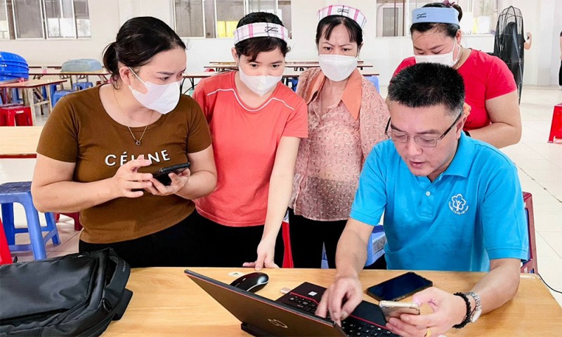 Tích cực nghiên cứu xây dựng sổ bảo hiểm xã hội điện tử