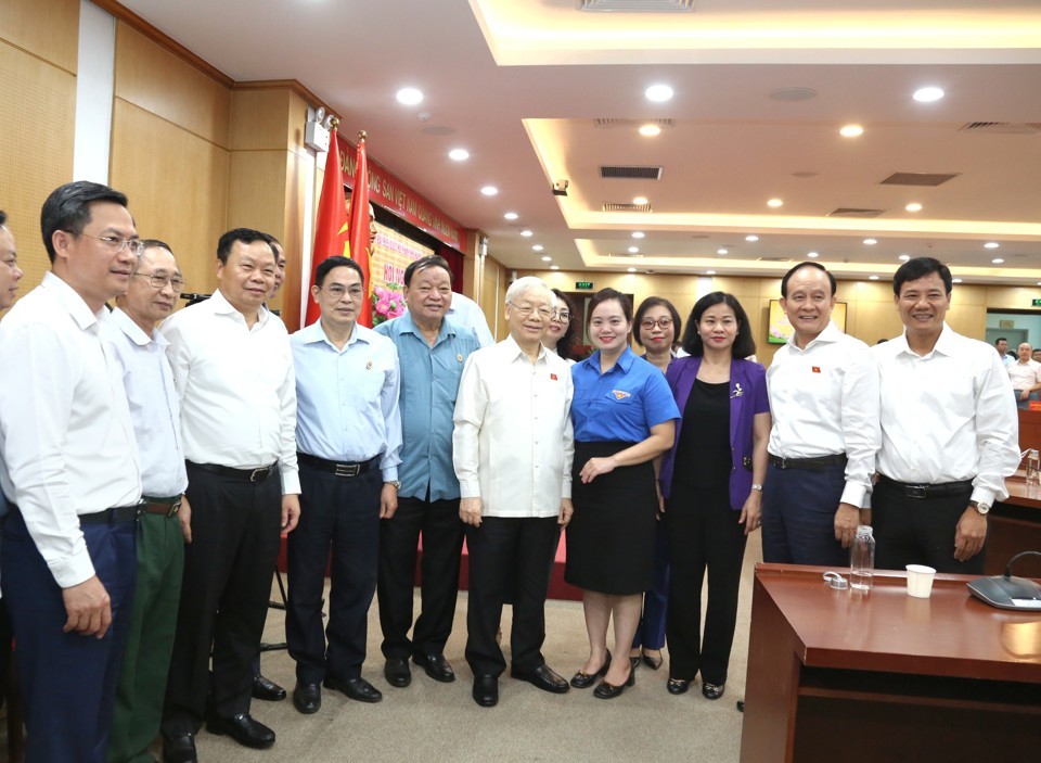 Tổng Bí thư Nguyễn Phú Trọng với các đại biểu và cử tri quân Đống Đa, TP Hà Nội 