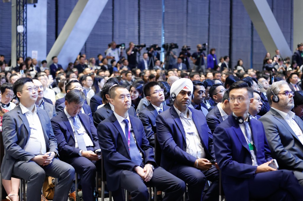 Các đại biểu quốc tế tham dự Hội nghị - Ảnh: VGP/Nhật Bắc