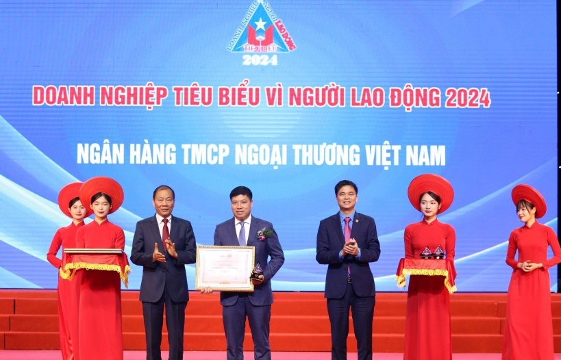 Lần thứ 5 liên tiếp,  Vietcombank: Tạo dựng và phát triển thương hiệu "Doanh nghiệp vì người lao động"