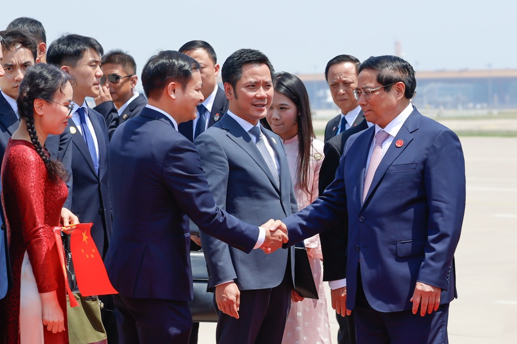 Chuyến công tác dự WEF Đại Liên 2024 và làm việc tại Trung Quốc của Thủ tướng Phạm Minh Chính là dịp để lãnh đạo cấp cao hai nước đi sâu thảo luận những biện pháp cụ thể nhằm tiếp tục triển khai hiệu quả nhận thức chung đạt được giữa lãnh đạo cấp cao nhất của hai Đảng, hai nước - Ảnh: VGP/Nhật Bắc