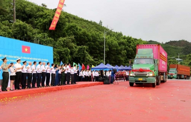 Quảng Ninh chính thức mở cặp cửa khẩu song phương Việt - Trung